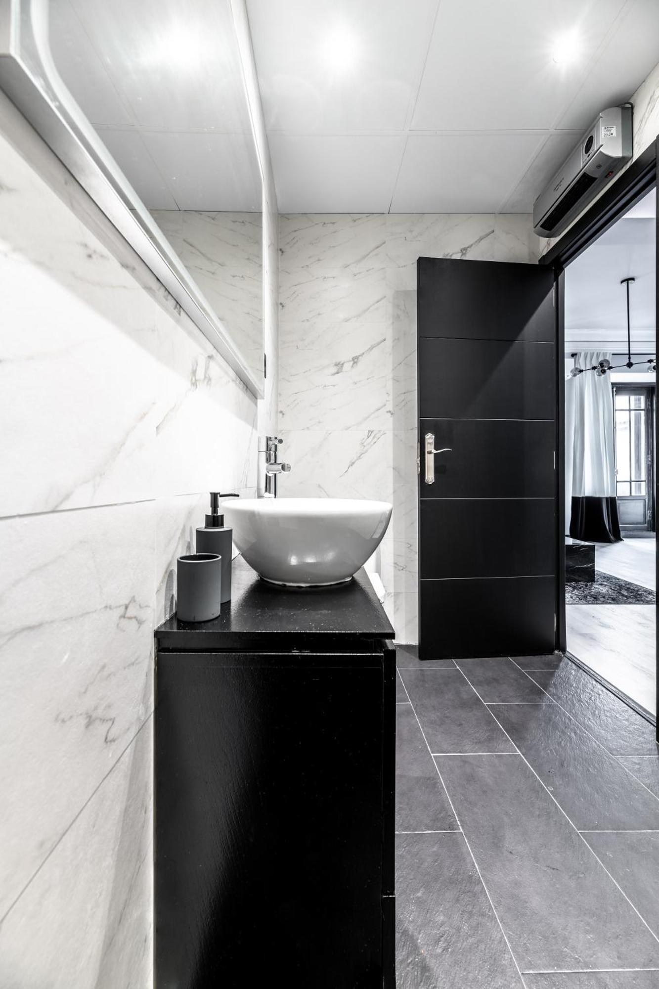 Gran Via Suite, By Presidence Rentals Madrid Exterior photo
